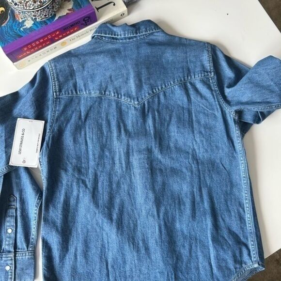 NWT! Levi’s Denim Jean Button Down shirt Size Small - Picture 10 of 11